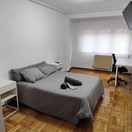 5 Min Centro * オビエド